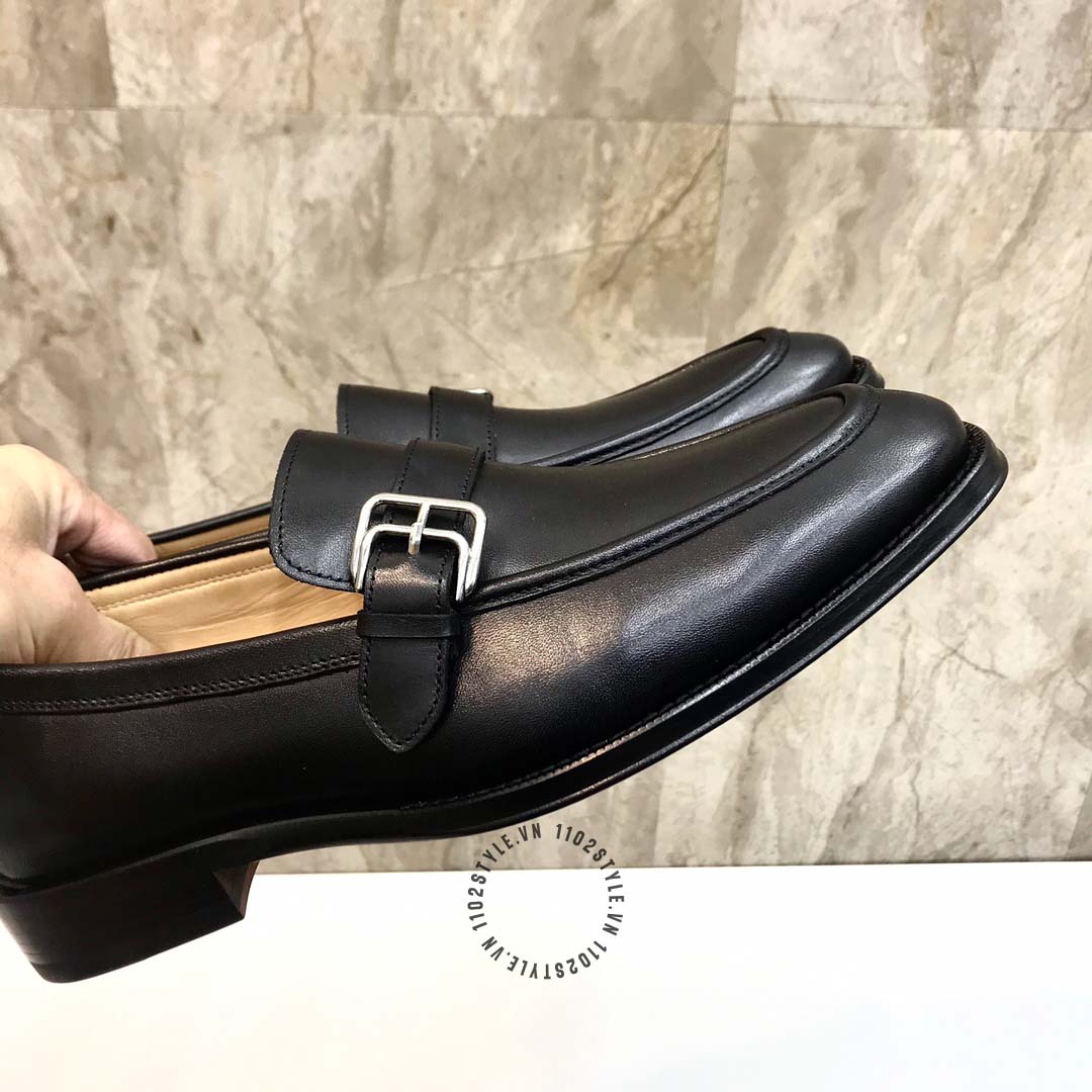 Độ hoàn thiện của giày lười Hermes màu đen