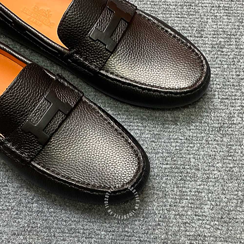 Màu sắc chủ đạo của đôi giày Hermes