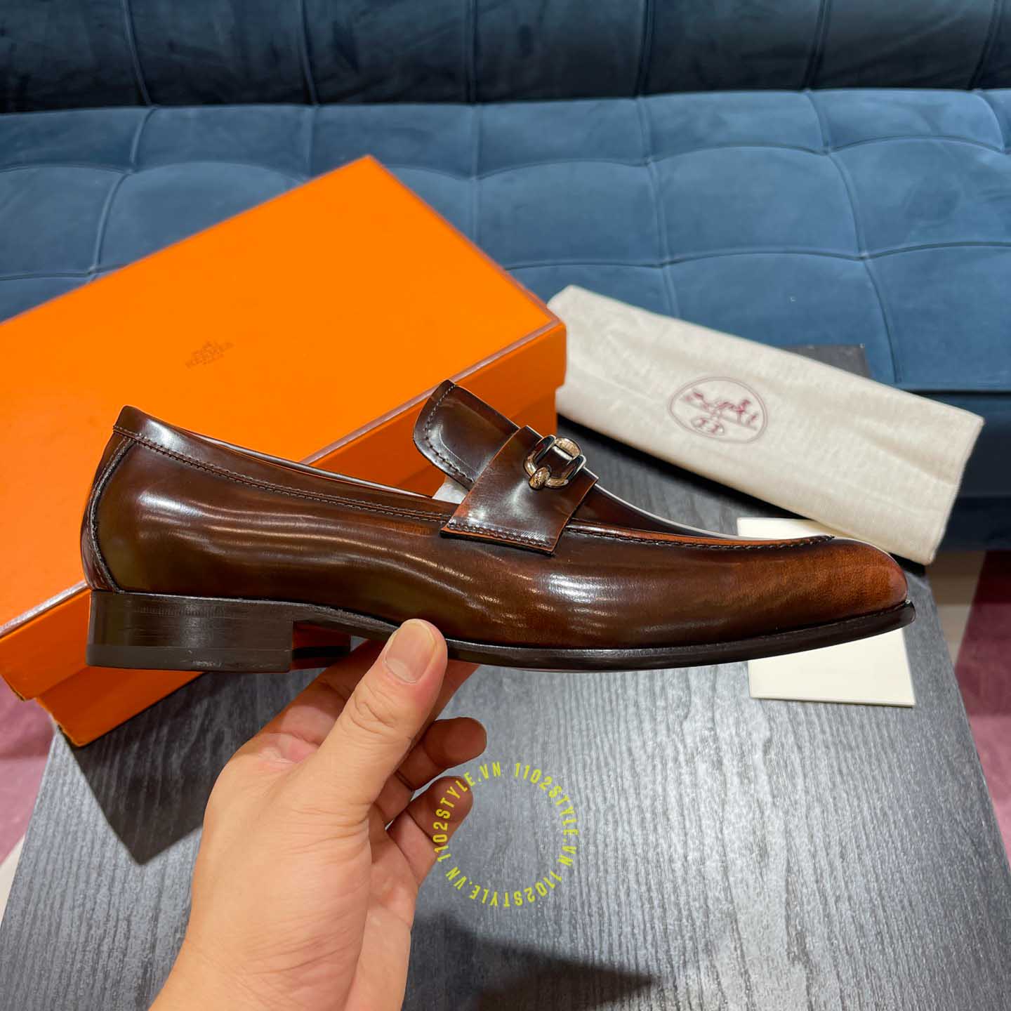 Độ hoàn thiện của đôi giày Hermes màu nâu