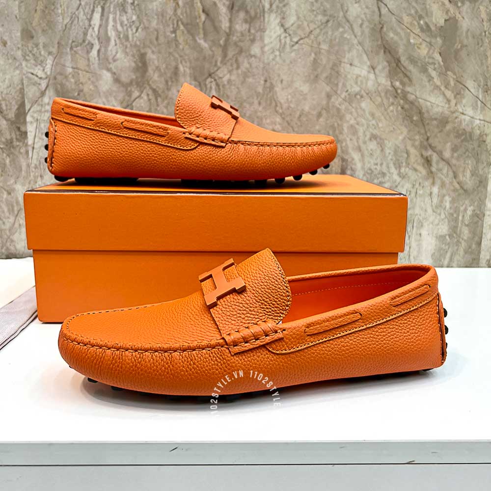 Màu sắc chủ đạo của đôi giày Hermes màu cam