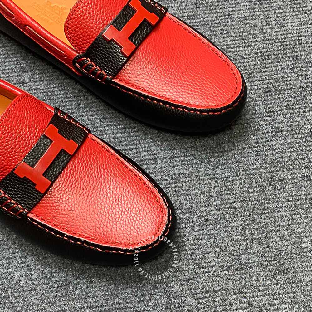 Màu sắc chủ đạo của mẫu giày lười Hermes màu đỏ