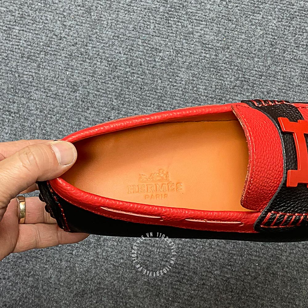 Giày lười Hermes màu đỏ có mức giá vô cùng ưu đãi