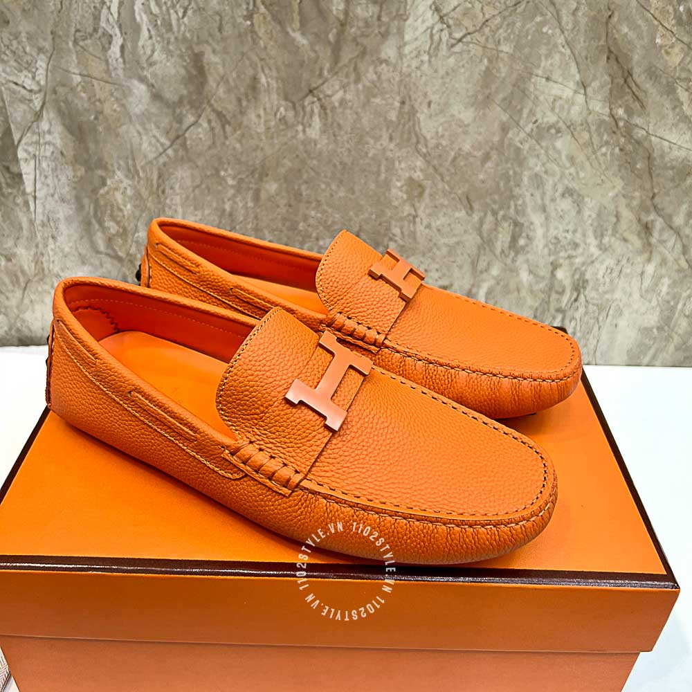 Kiểu dáng và thiết kế của đôi giày Hermes màu cam