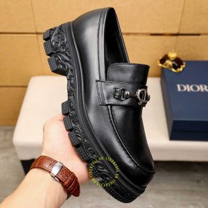 Giày rep 1:1 chính hãng Loafer Dior da đen trơn logo kim loại - Hình ảnh 6