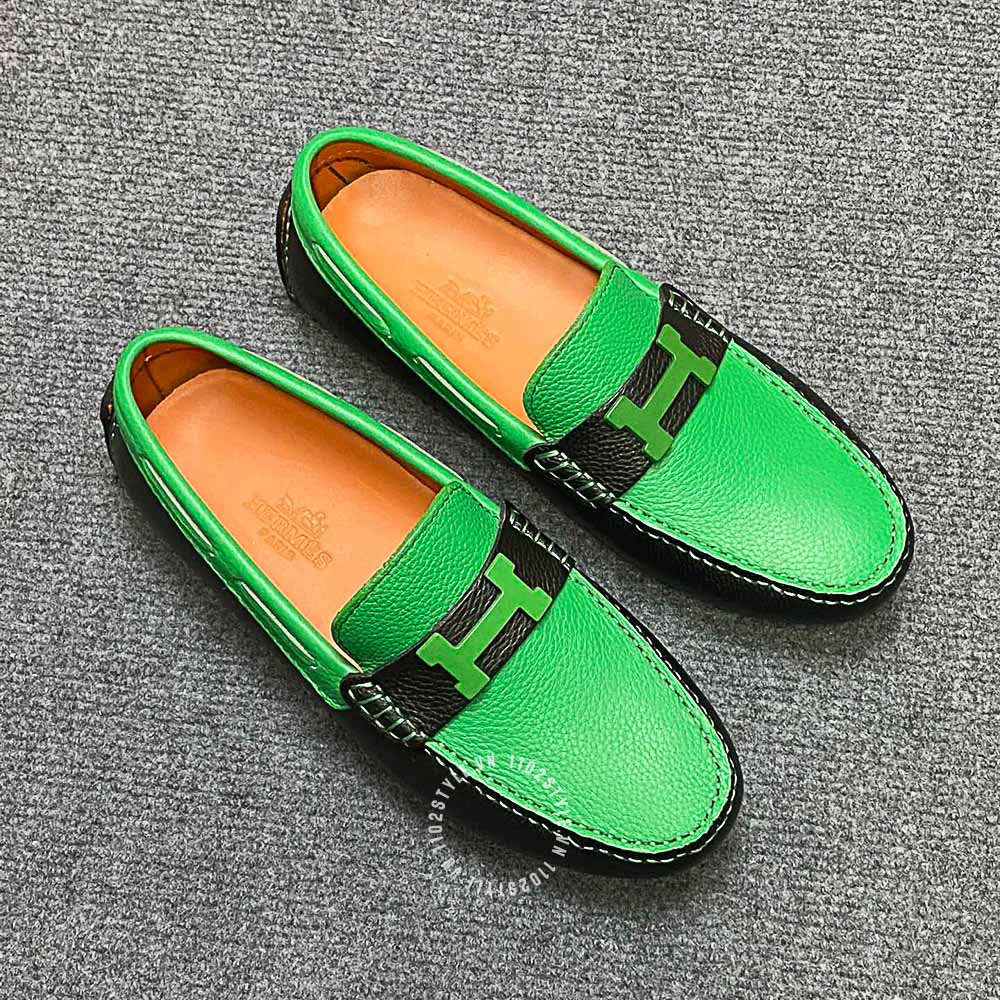 Kiểu dáng và thiết kế của đôi giày Hermes màu đen phối xanh lá