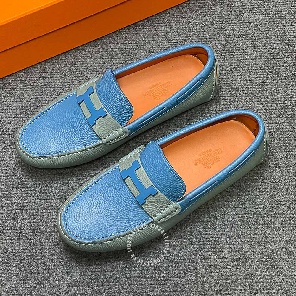 Tổng quan chi tiết về đôi giày lười Hermes màu ghi phối xanh