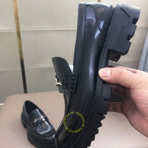 Giày Loafer Versace nam da đen trơn logo kim loại super fake - Ảnh 9