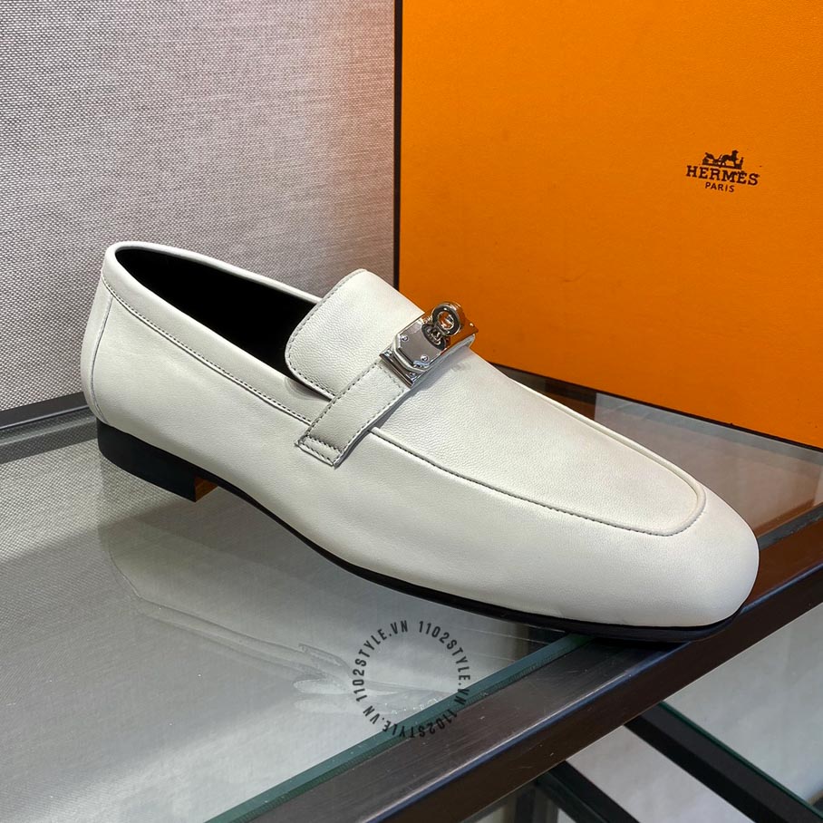 Màu sắc chủ đạo của đôi giày lười Hermes