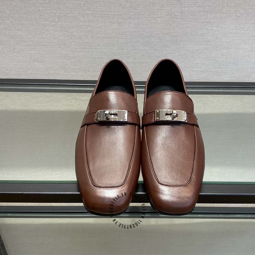 Sự ra đời của giày lười Hermes