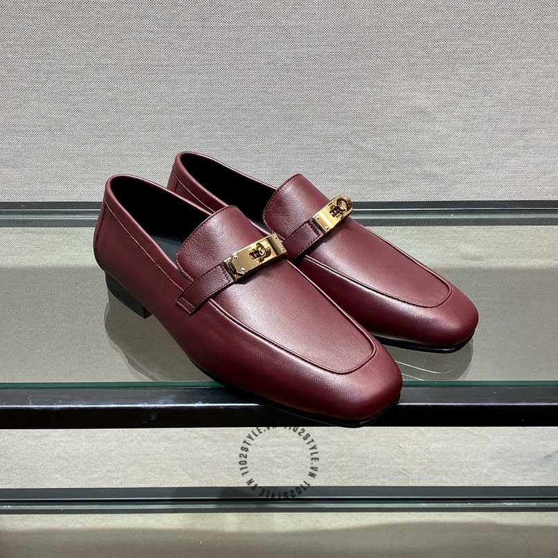 Kiểu dáng và thiết kế của đôi giày lười Hermes