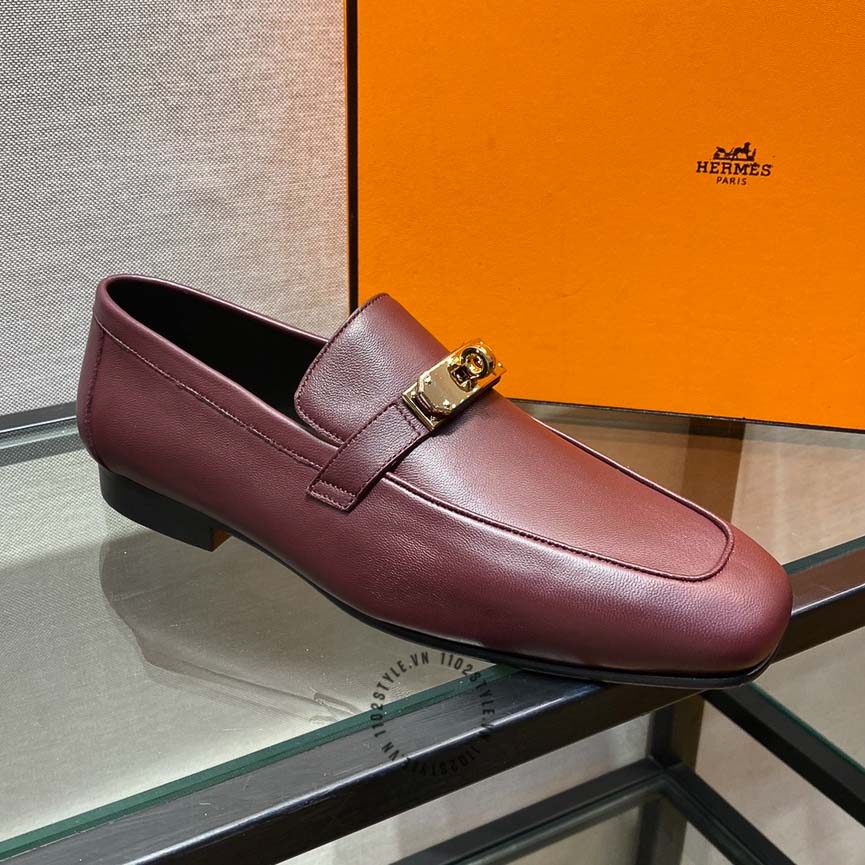 Màu sắc chủ đạo của đôi giày lười Hermes
