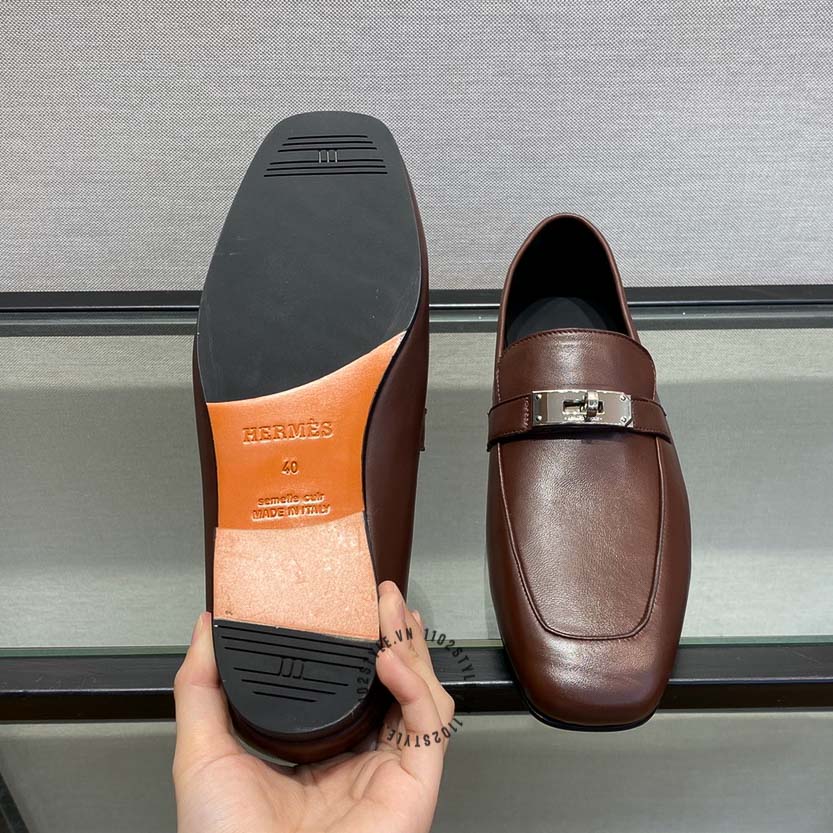 Độ hoàn thiện của đôi giày lười Hermes