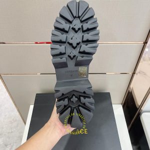 Boot Versace nam hàng hiệu màu đen da sần giá tốt - Ảnh 9