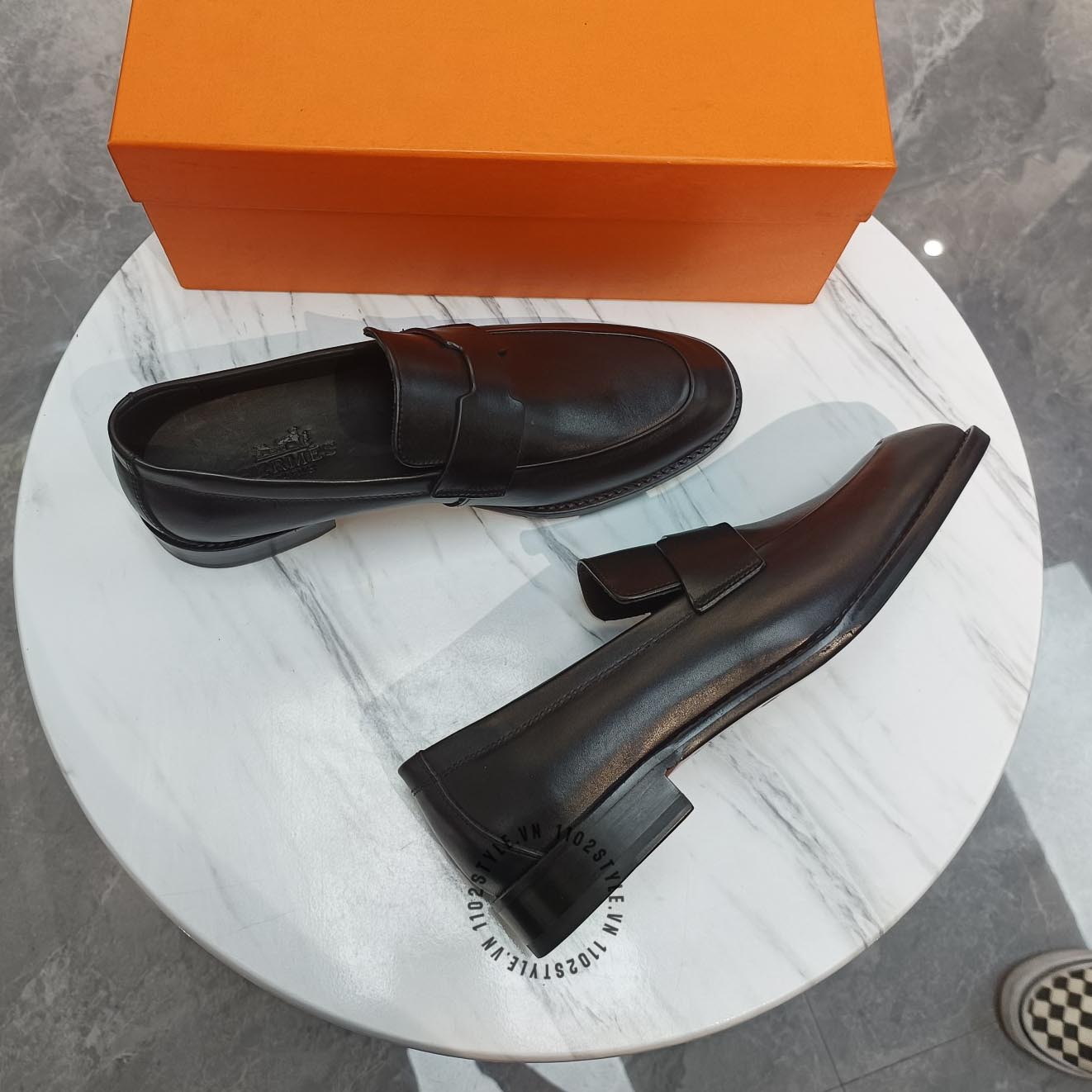 Độ hoàn thiện của đôi giày lười Hermes