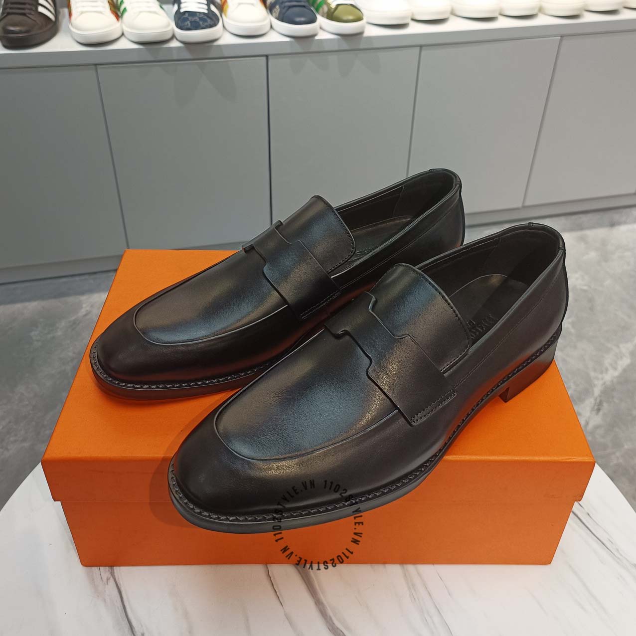 Kiểu dáng và thiết kế của đôi giày lười Hermes