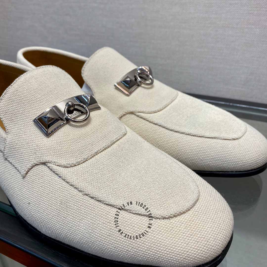 Độ hoàn thiện của đôi giày Hermes