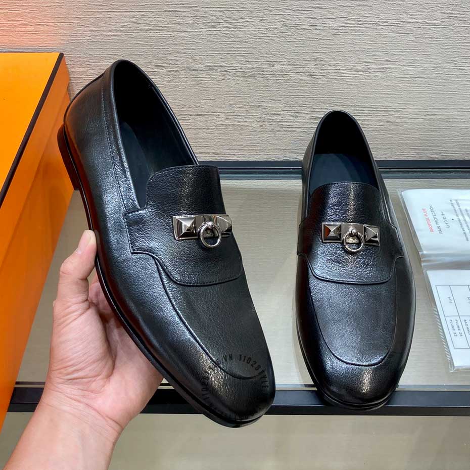 Kiểu dáng và thiết kế của đôi giày lười Hermes