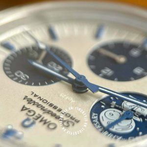 Đồng hồ Omega Speedmaster 310.32.42.50.02.001 Snoopy Award - Ảnh 15