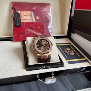 Đồng hồ Patek Philippe 1:1 Nautilus 5711 Rose Gold Diamond Brown - Ảnh 3