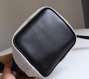 Túi Burberry nữ đeo chéo quai đen chất canvas replica 1:1 chính hãng - Hình ảnh 7