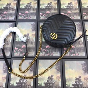 Túi đeo chéo Gucci nữ màu đen logo GG hàng hiệu - Hình ảnh 2