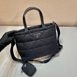 Túi xách hàng hiệu Prada nữ màu đen logo cao cấp - Ảnh 2