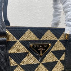 Túi xách Prada nữ phối màu logo kim loại cao cấp hàng hiệu - Ảnh 6
