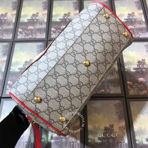 Túi du lịch Gucci nữ màu ghi dây đỏ họa tiết Monogram - Ảnh 7