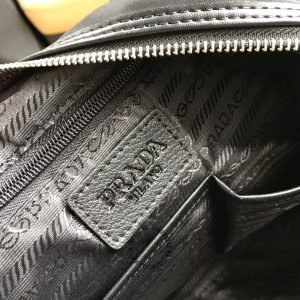 Túi xách Prada nam màu đen logo kim loại cao cấp - Ảnh 6