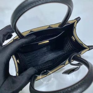 Túi xách Prada nữ màu đen họa tiết cao cấp hàng hiệu - Ảnh 5