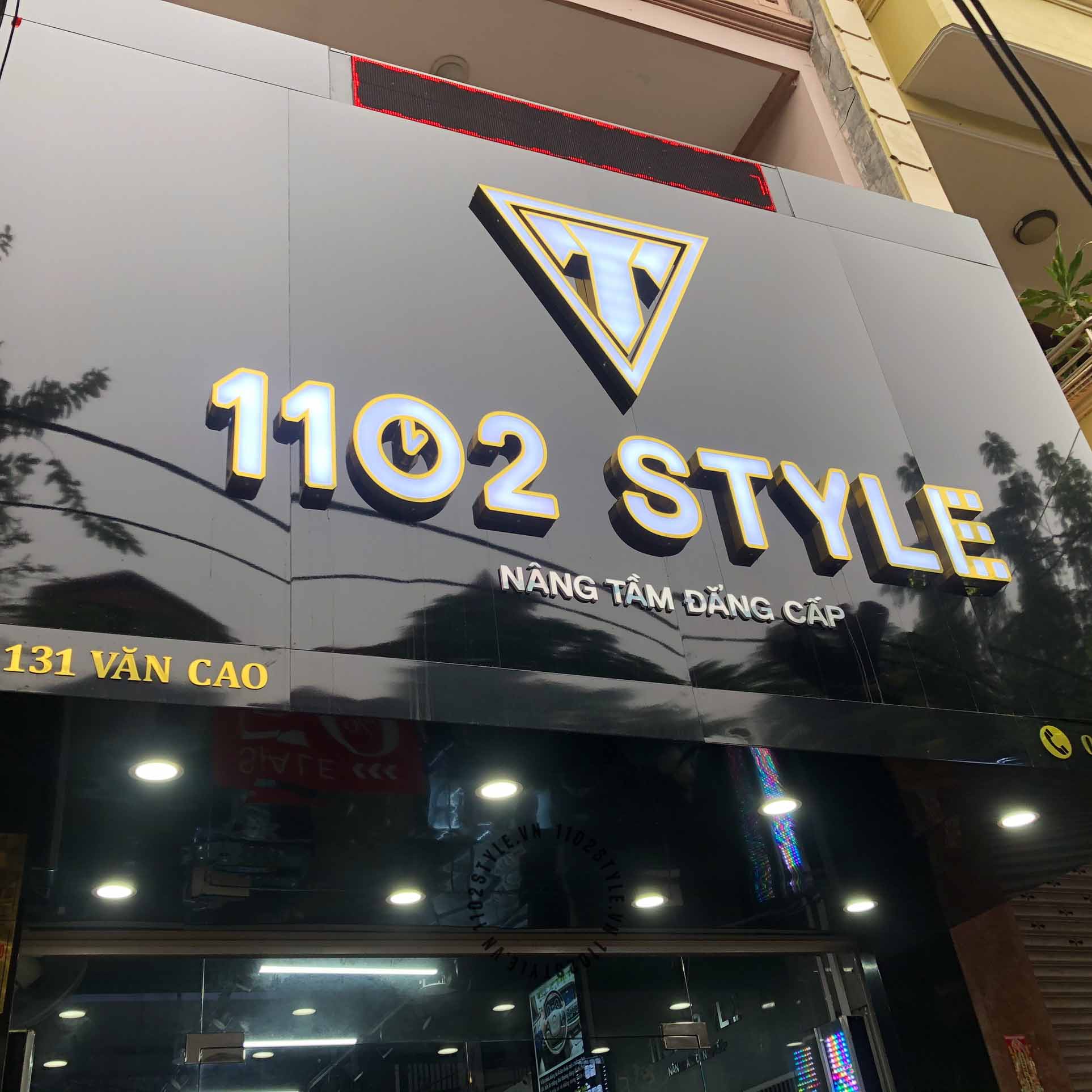 Ví Gucci hoạ tiết rắn có giá bán ưu đãi tại 1102 STYLE