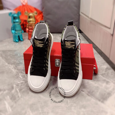 Burberry sneaker boot