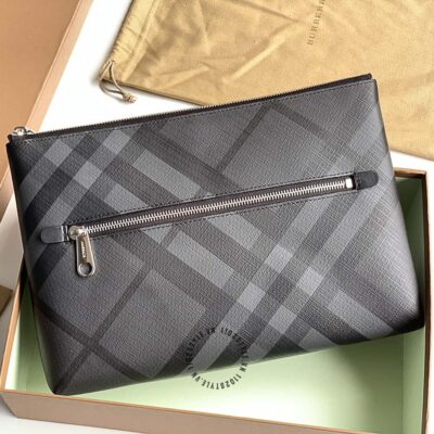Clutch Burberry chính hãng