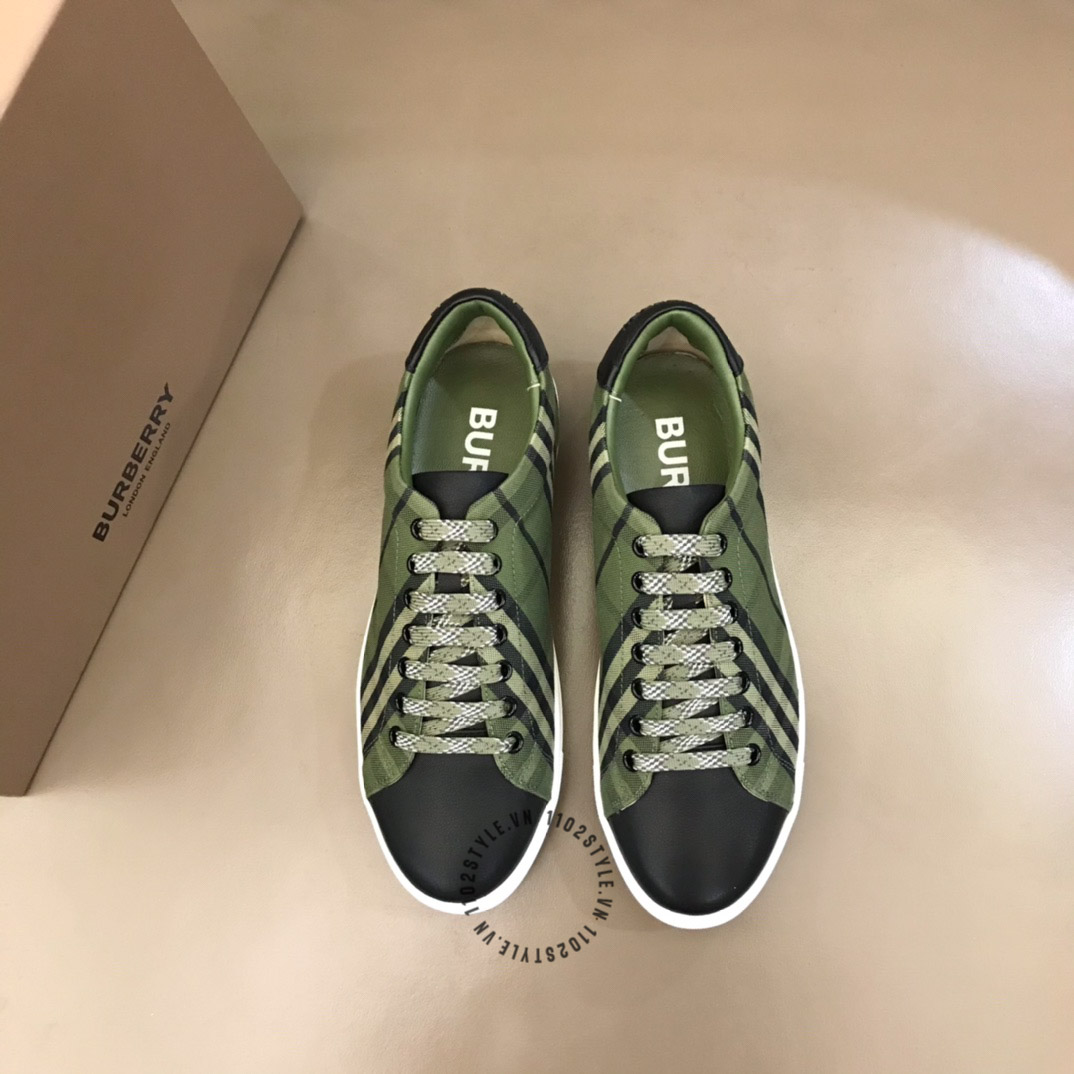 Giày Burberry