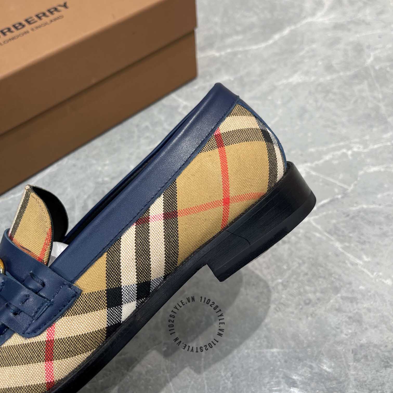 Giày Loafer Burberry nam màu be phối màu Super Fake loại 1