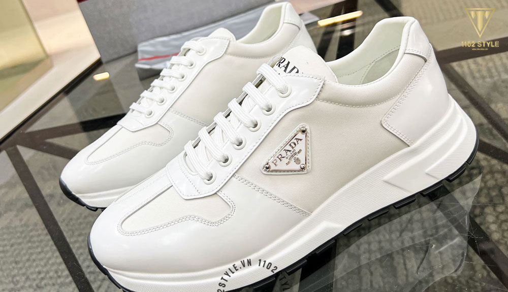Giày Prada nam hàng hiệu like auth được gia công vô cùng hoàn hảo, chi tiết