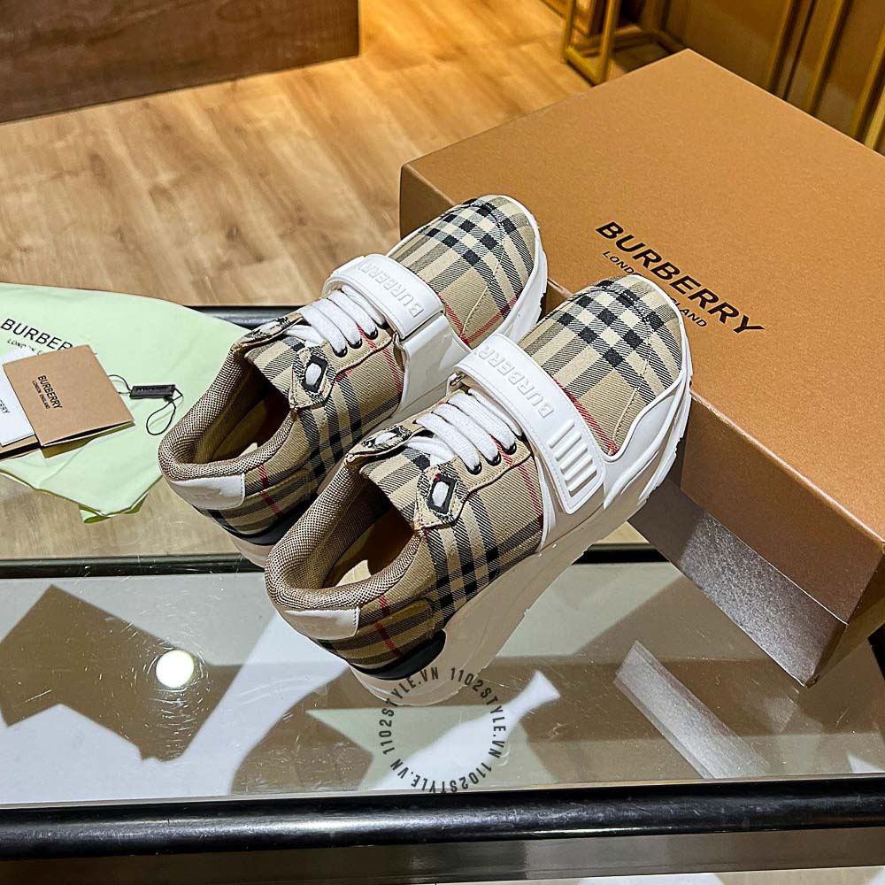 Giày thể thao Burberry giá tốt