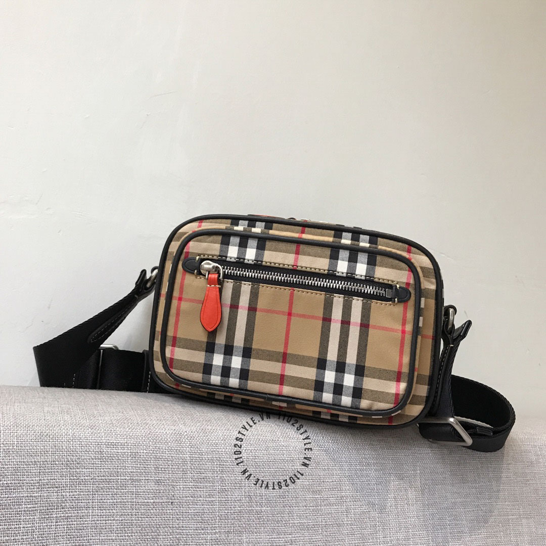 Túi đeo chéo Burberry