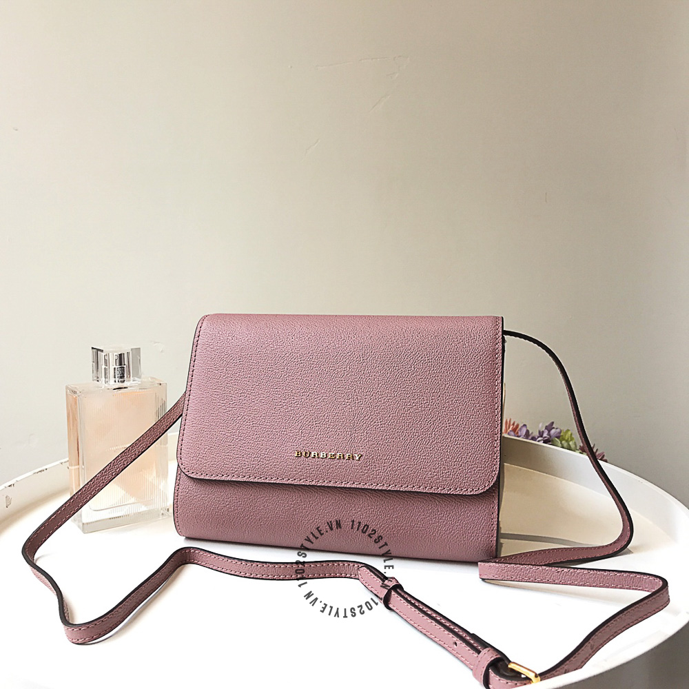Túi xách Burberry nữ