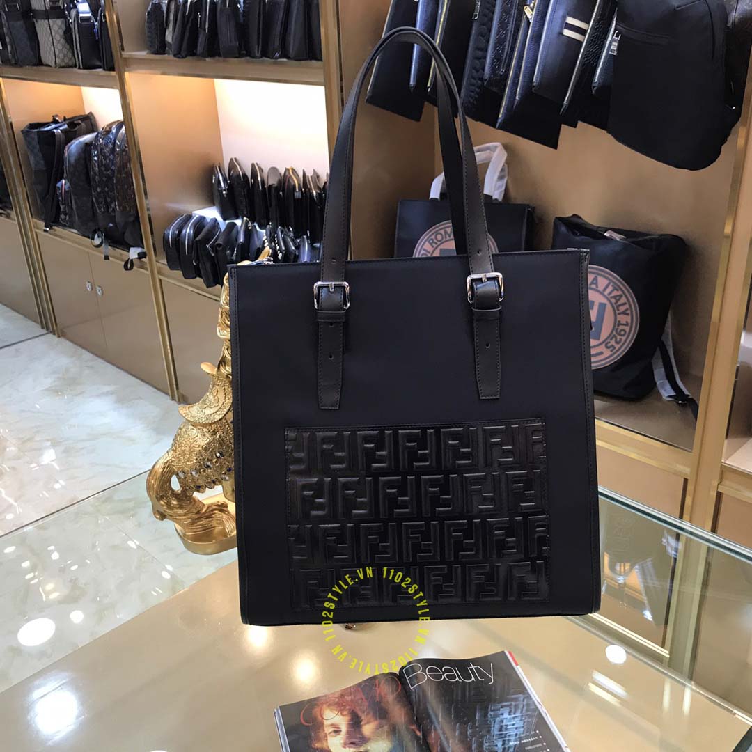 Túi xách Fendi nữ đeo chéo màu đen họa tiết hàng hiệu cao cấp
