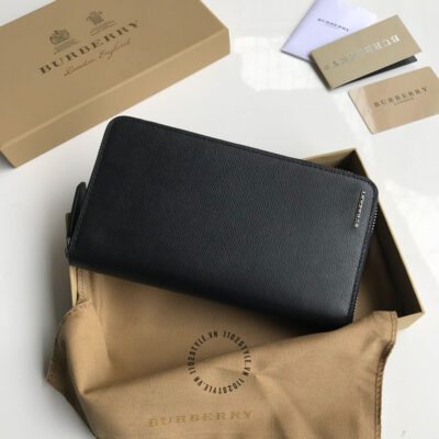 Ví cầm tay Burberry