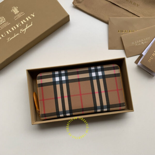 ví cầm tay burberry nữ