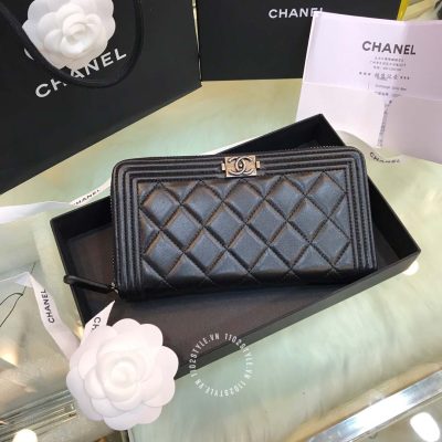 vi-cam-tay-chanel