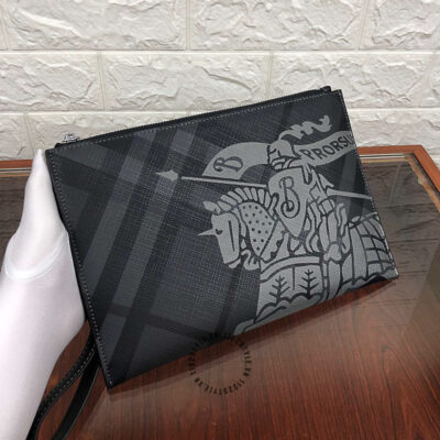 Ví cầm tay hàng hiệu Burberry