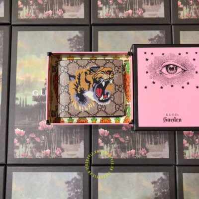 Mẫu ví nam hình hổ Gucci có kiểu dáng và hộp đựng cao cấp