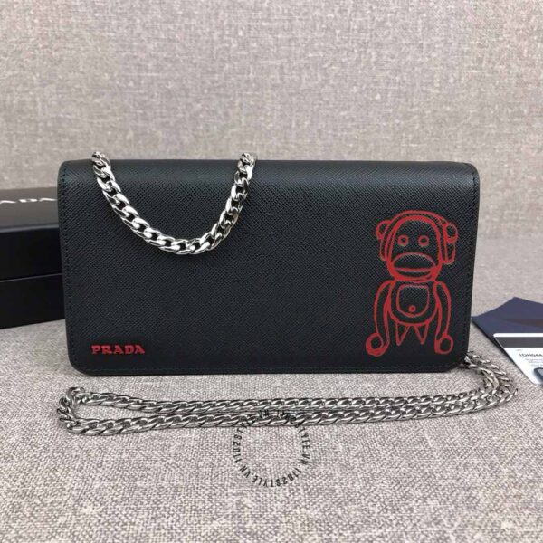 Ví nữ cầm tay Prada