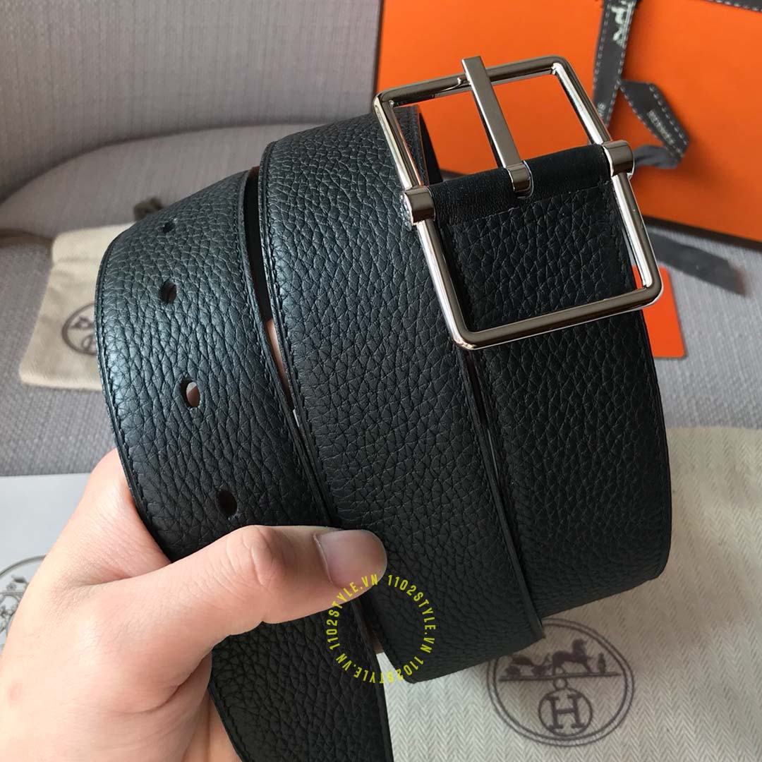 Độ hoàn thiện của chiếc thắt lưng Hermes ghi da sần Like Auth.