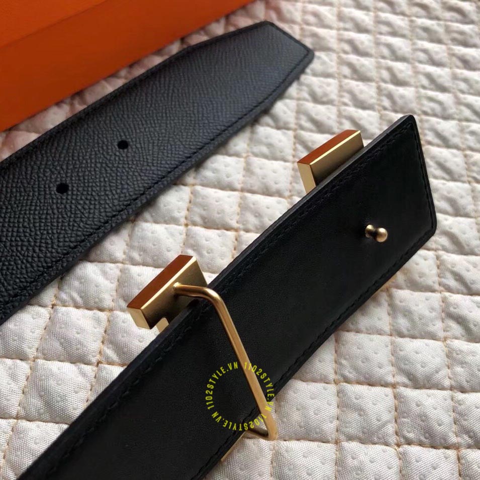 Độ hoàn thiện của chiếc thắt lưng Hermes dây đen sần Like Auth