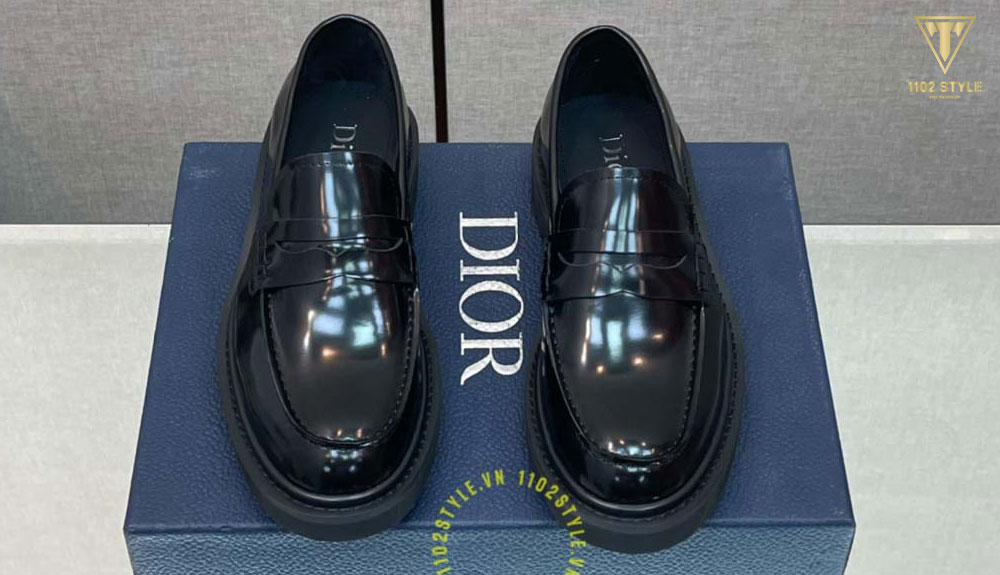 Giày lười Dior hợp với các loại trang phục nào?