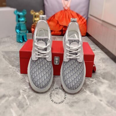 Giày thể thao super fake